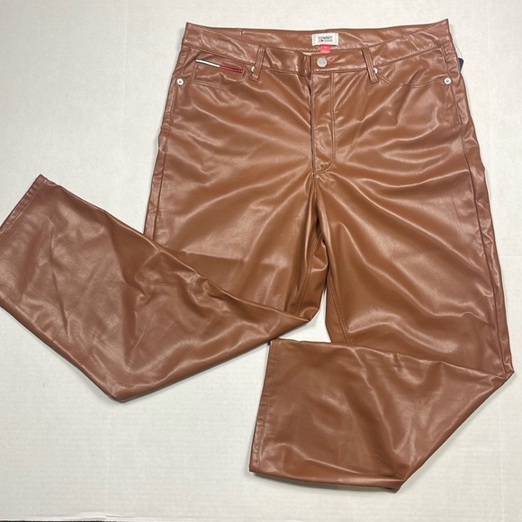 NWT Tommy Jeans Tommy Hilfiger Brown Faux Leather Dickinson Pants SZ 32 - Picture 1 of 9